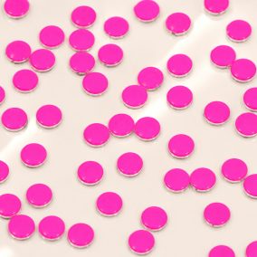 Pink színű, kerek festett körömdíszítő szegecsek