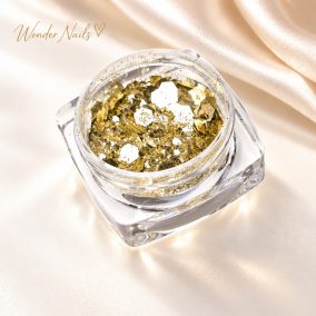 Glitter Mix 3. csillámkeverék nyitott tégelyben, világos háttéren