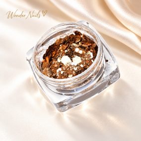 Glitter Mix Pezsgő 4. csillámkeverék nyitott tégelyben, világos háttéren