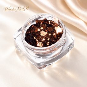 Glitter Mix Csokoládébarna 7. csillámkeverék nyitott tégelyben, világos háttéren