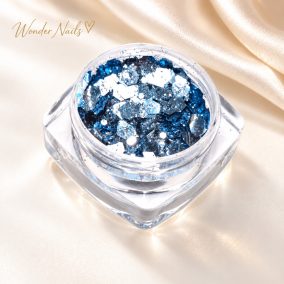 Glitter Mix Hideg Kék 24. csillámkeverék nyitott tégelyben, világos háttéren