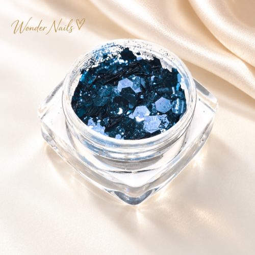 Glitter Mix Misztikkék 40. csillámkeverék nyitott tégelyben, világos háttéren